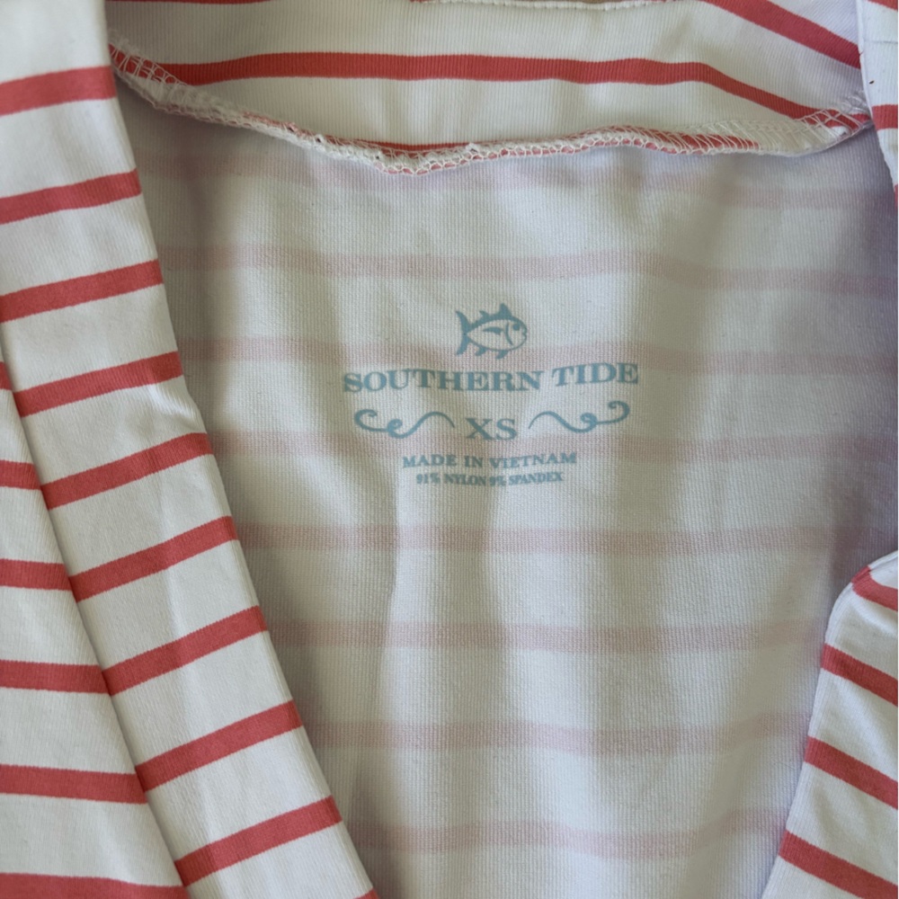 Coral and white quarter sleeve romper - Picture 2 of 2